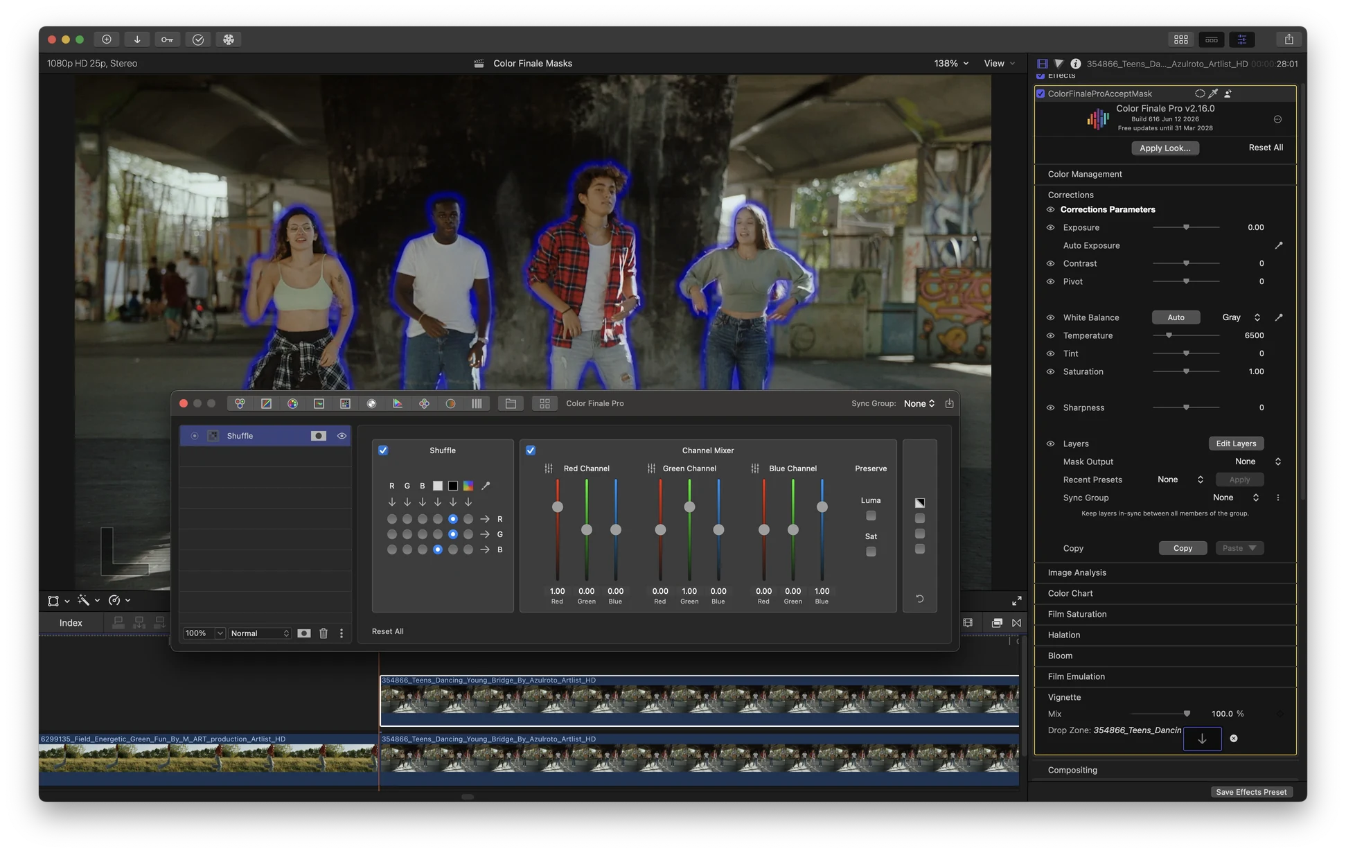 Final result: blue contour around the dancers, driven by the external Auto Mask